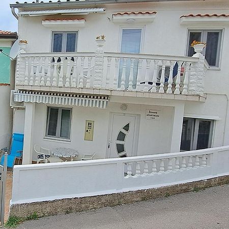 Apartmani Ana-Lora Лопар Екстериор снимка