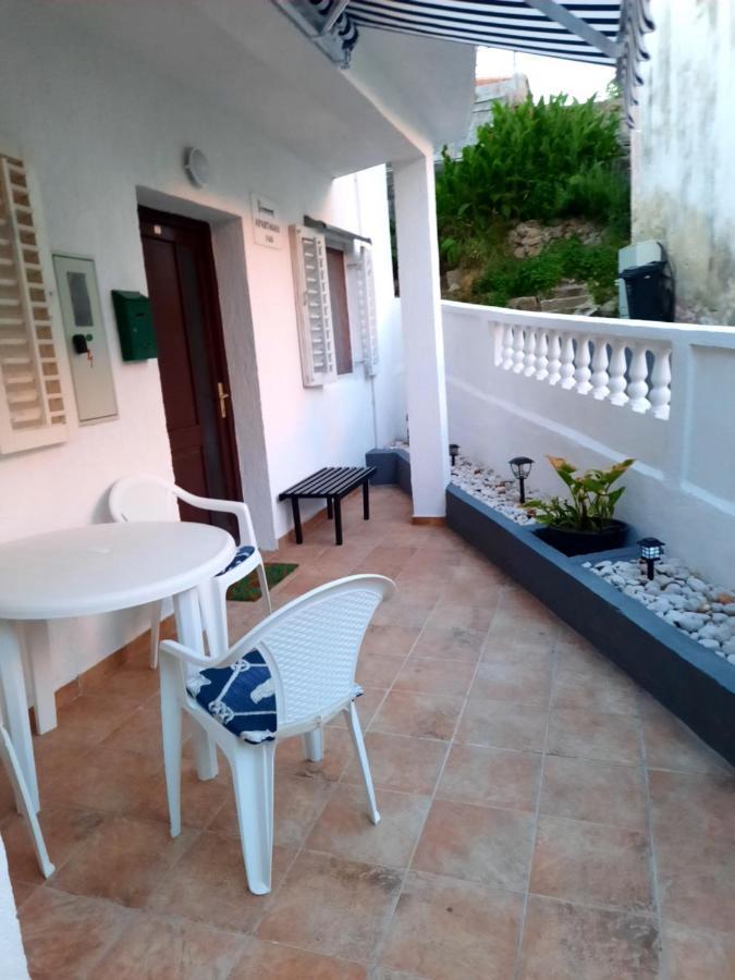 Apartmani Ana-Lora Лопар Екстериор снимка