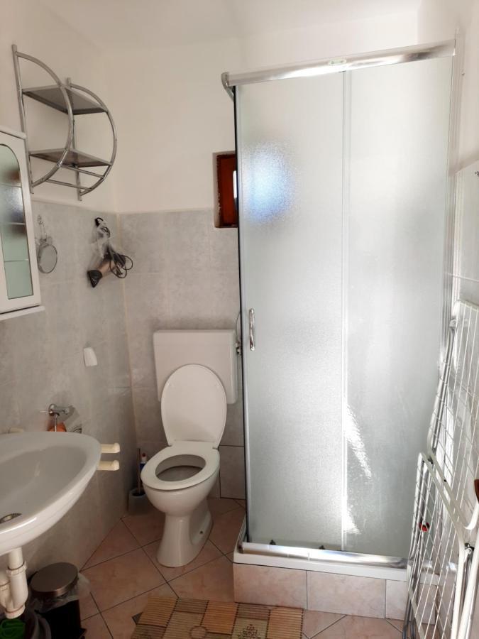 Apartmani Ana-Lora Лопар Екстериор снимка