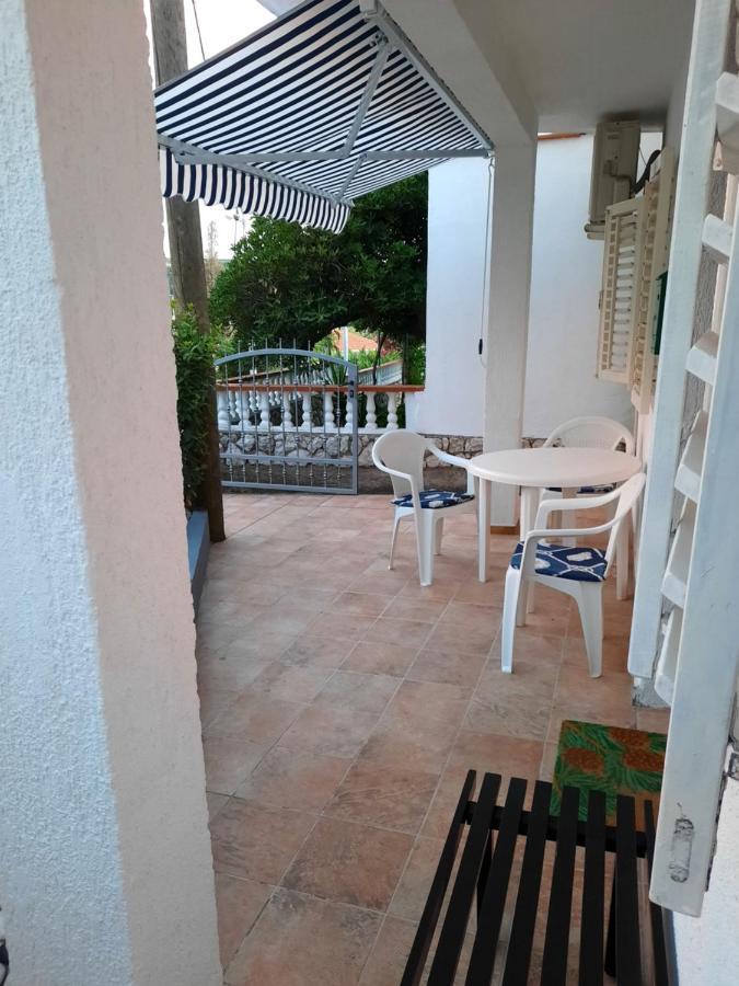 Apartmani Ana-Lora Лопар Екстериор снимка