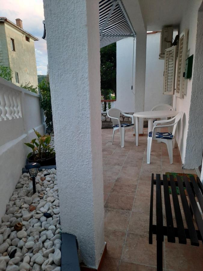 Apartmani Ana-Lora Лопар Екстериор снимка