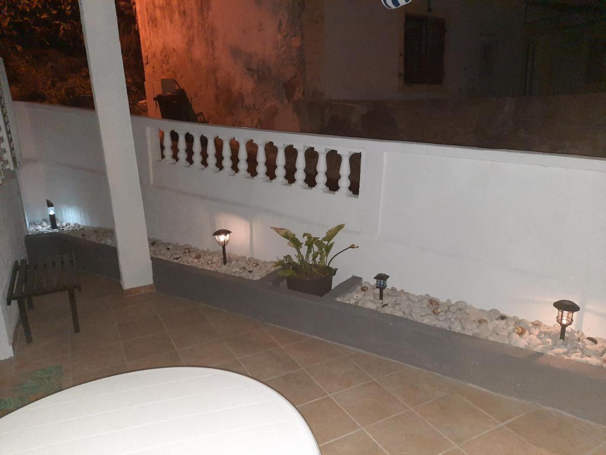 Apartmani Ana-Lora Лопар Екстериор снимка