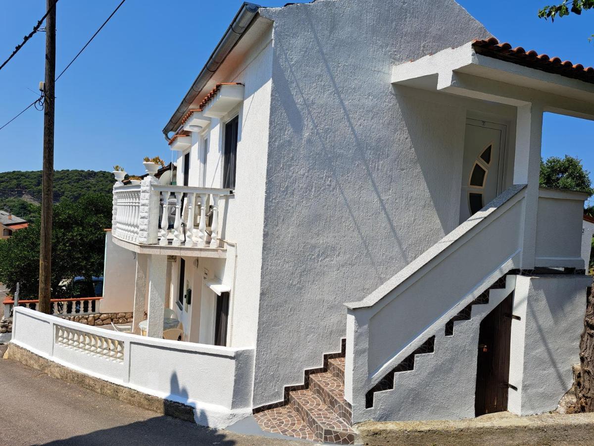Apartmani Ana-Lora Лопар Екстериор снимка