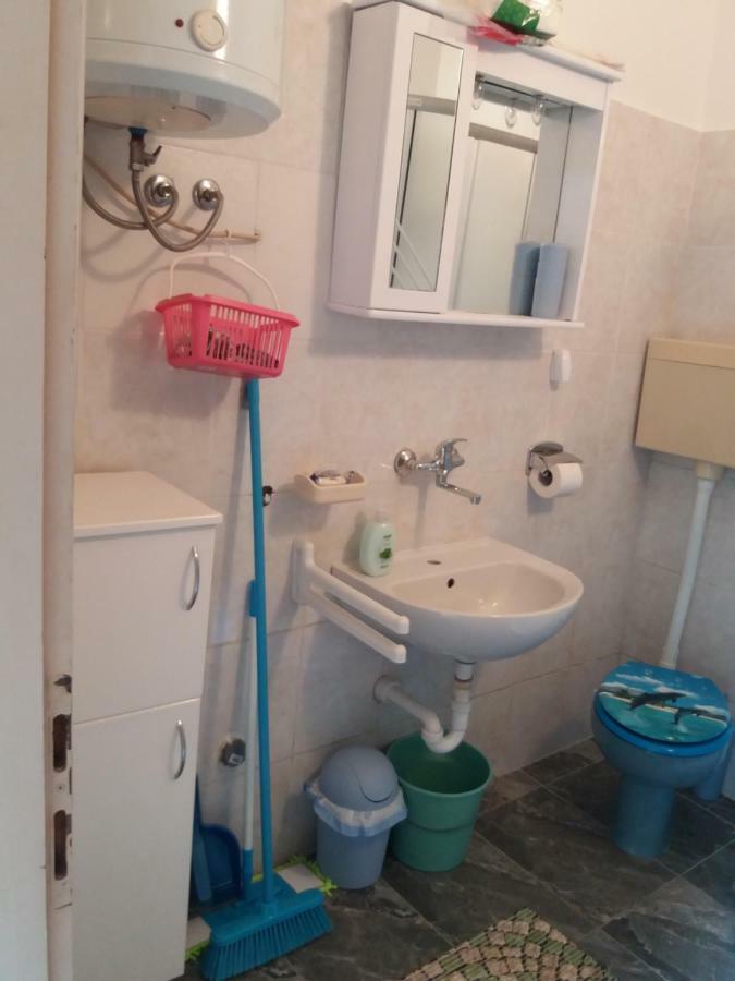 Apartmani Ana-Lora Лопар Екстериор снимка
